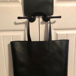 Everlane Day Market Tote with Zip Pouch.